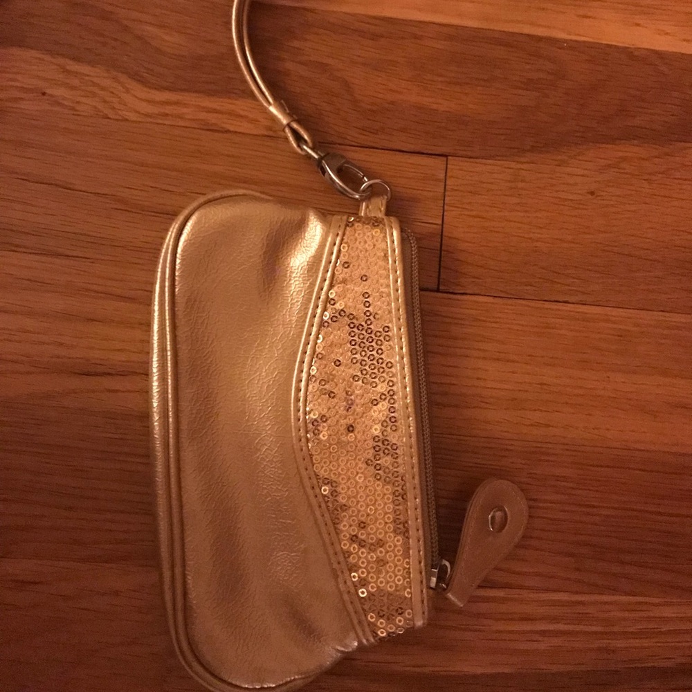 NY and Co Gold sequin wristlet